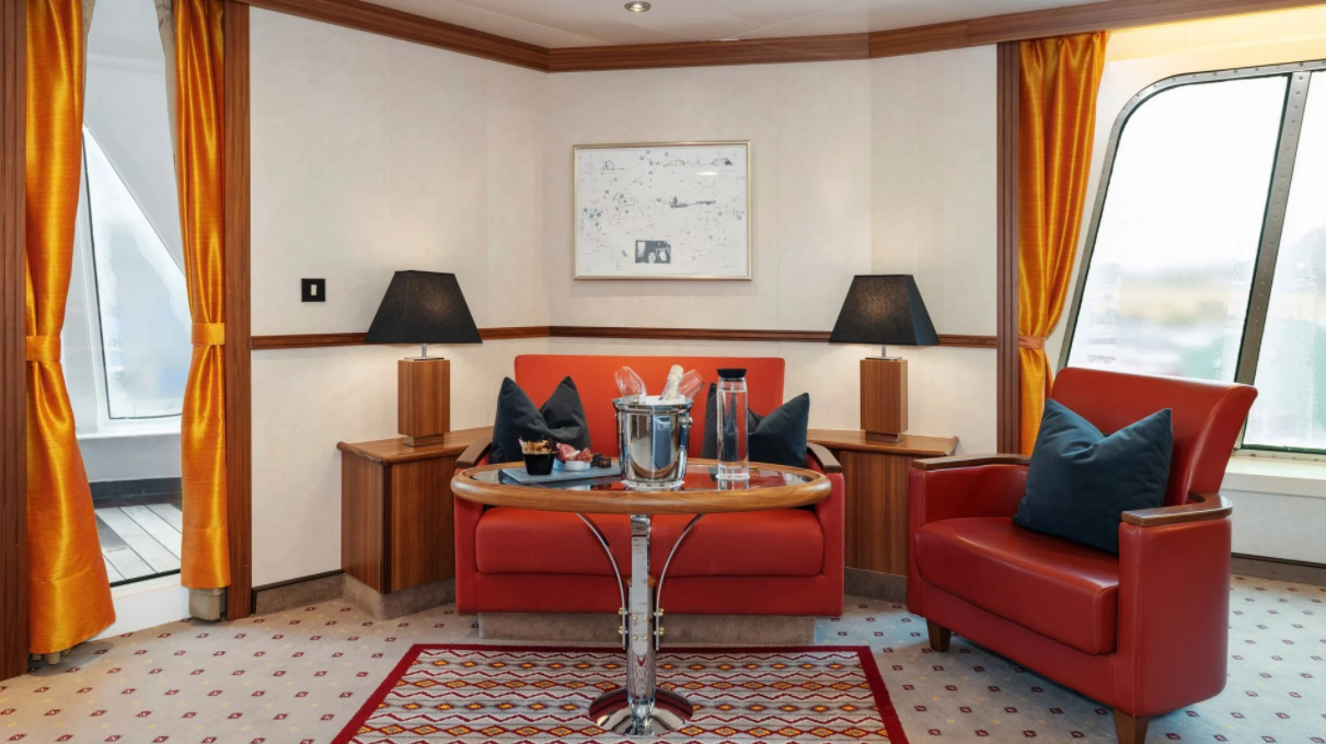 Hurtigruten - MS Fram - Expedition Suite Grand Suite 4.png